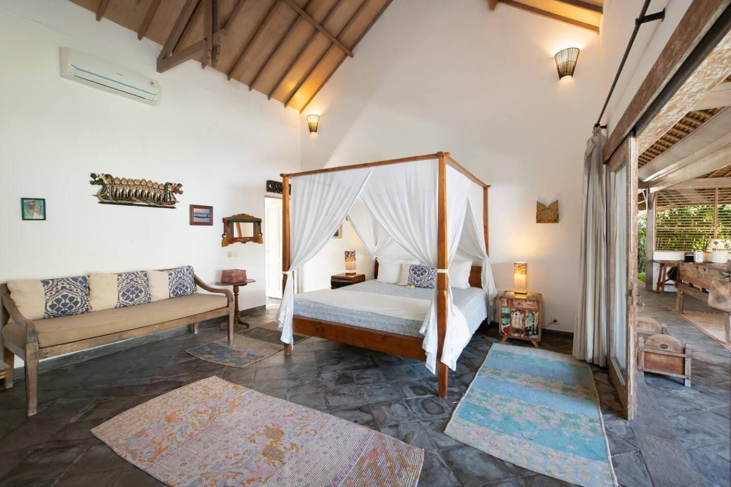 Villa Gorgeous Balinese Designed 3 Bed Villa, Pick!