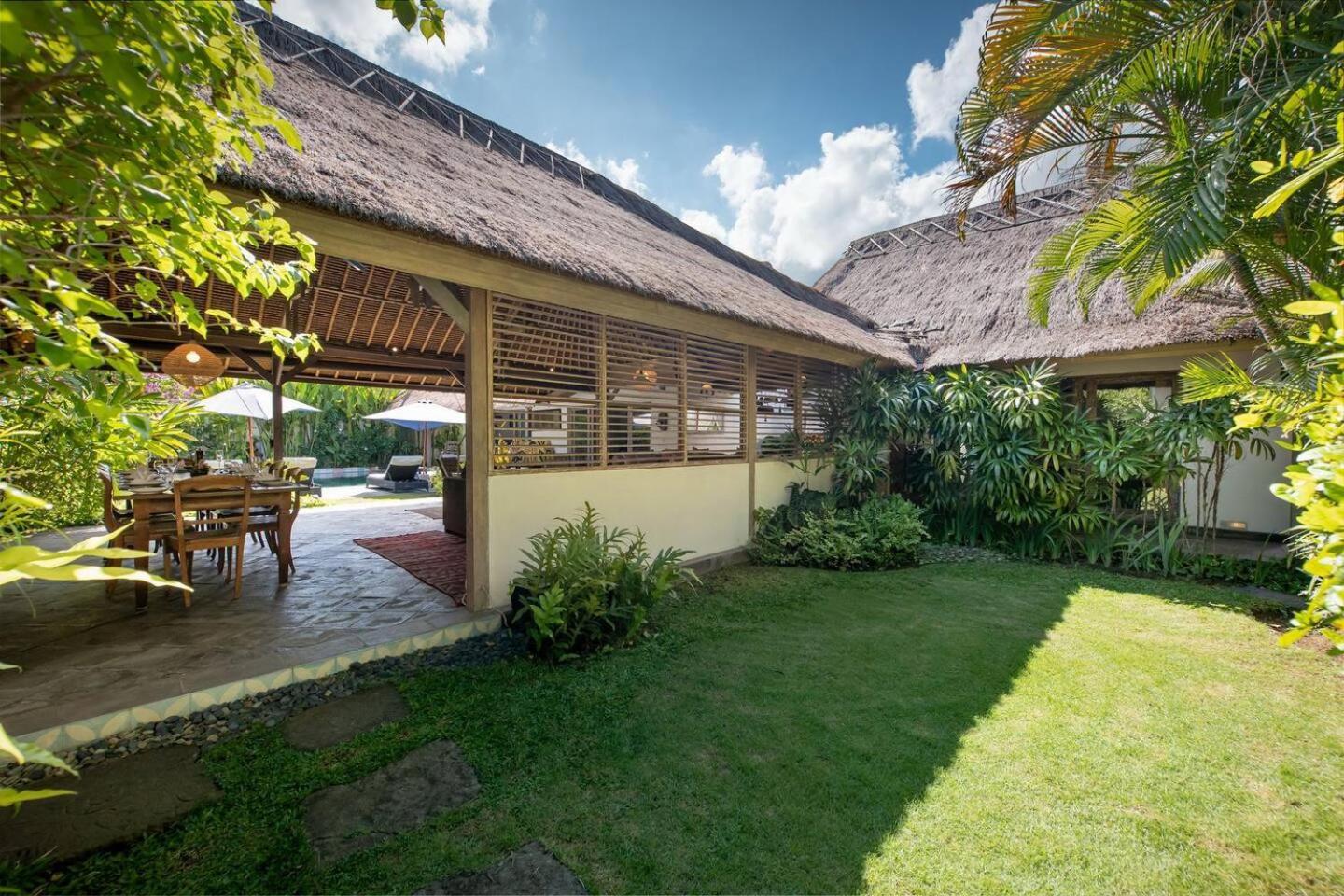 Villa Gorgeous Balinese Designed 3 Bed Villa, Pick! *